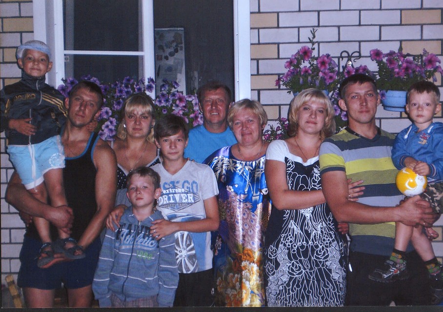 Большая дружная семья металлургов Манаенковых.