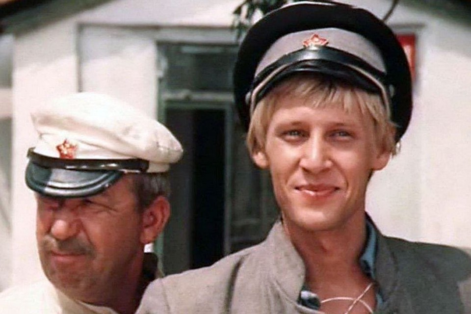 Дмитрий Харатьян в фильме «Зеленый фургон» играет Володю Патрикеева - того, кто ловит собственного друга. Фото: кадр из фильма.
