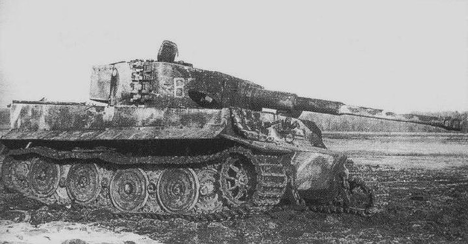 Подбитый советскими частями "Тигр" в Восточной Пруссии. Фото: waralbum.ru