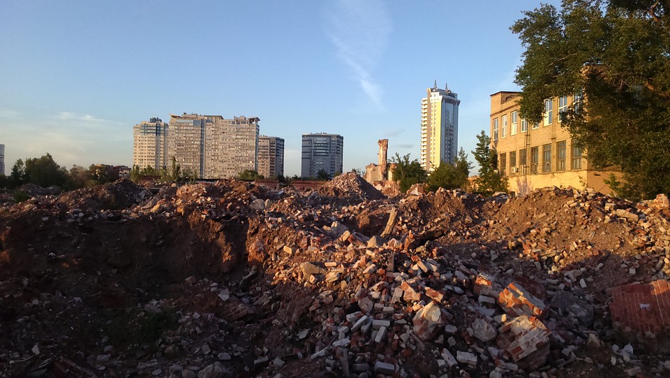 Гайдукова ищут в развалинах ЗИМа с зимы Фото: Дмитрий КРИВЕНЦОВ