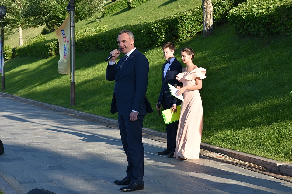 Тюменских ребят поздравил глава городу Руслан Кухарук Фото: Лидия Шумкова