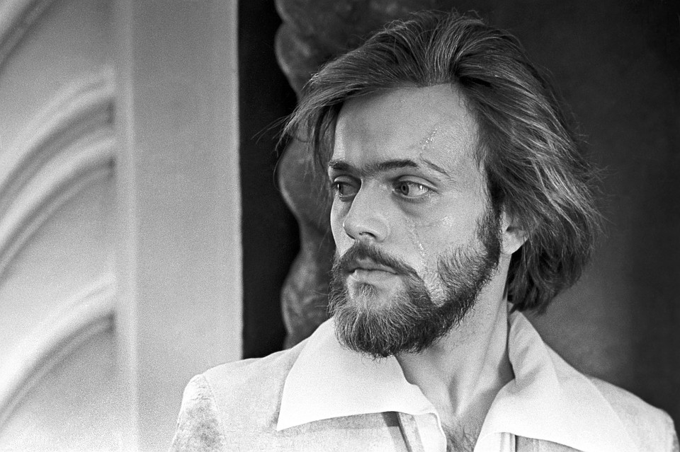 Съемки телевизионного художественного фильма "Овод", 1979 г. Актер Андрей Харитонов в роли Артура. Фото Юзеф Мосенжник /Фотохроника ТАСС/