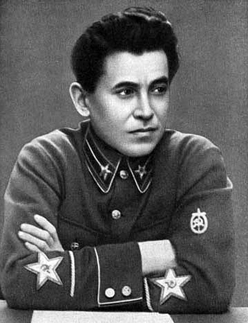 Сцена потеряла оперного певца, а НКВД в конце концов приобрел своего главу Фото: ru.wikipedia.org