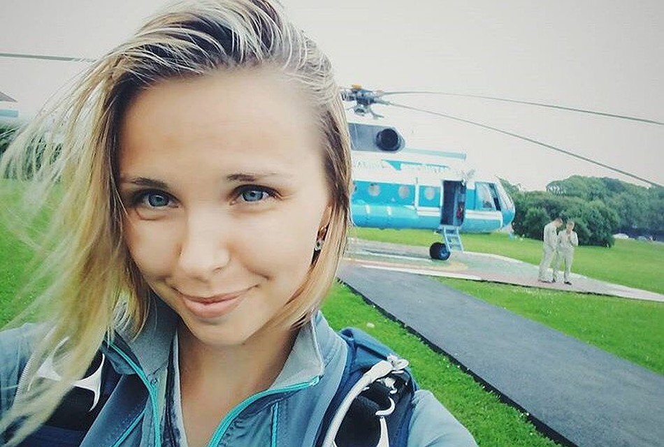 Евгения уже 4 года служит в армии.