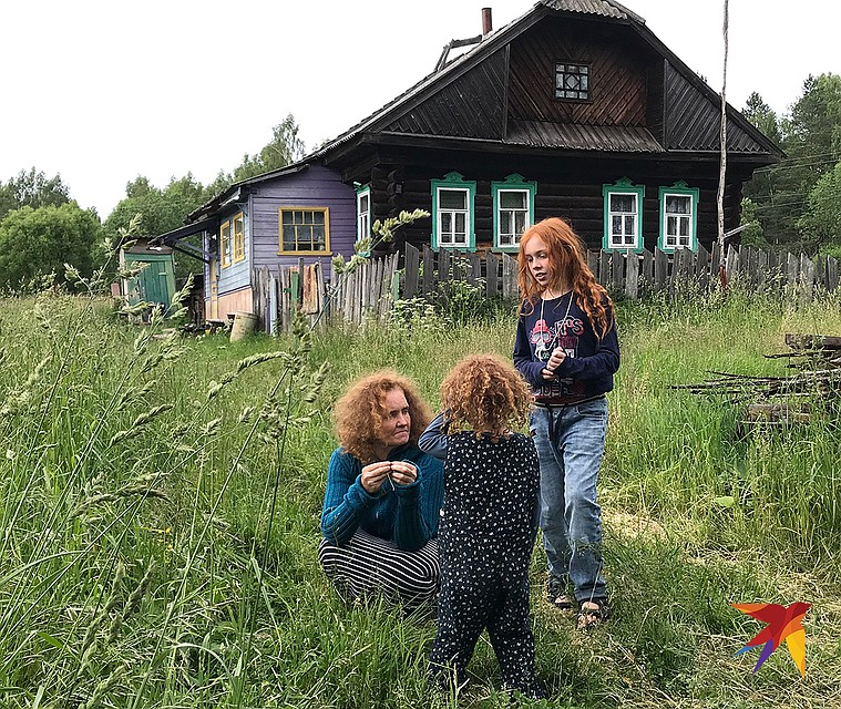 Бурской семье Руссо очень приглянулась деревушка на берегу реки Ёлнать, где живет всего один человек. Фото: Мария БЕРК