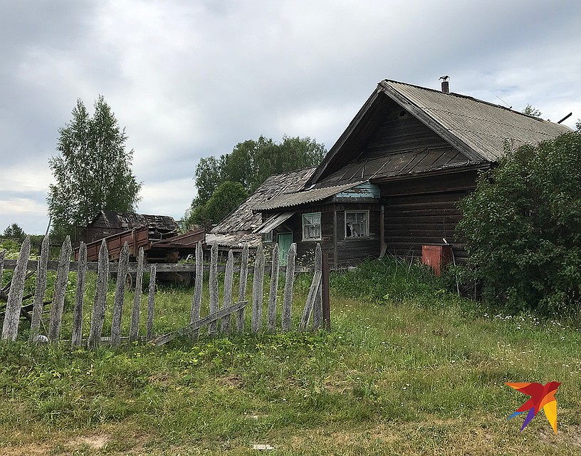 Классический пример деревенского заброшенного дома в Ивановской области. Фото: Мария БЕРК