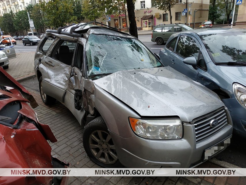 Из-за дождя в Минске столкнулись четыре авто. Фото: ГАИ