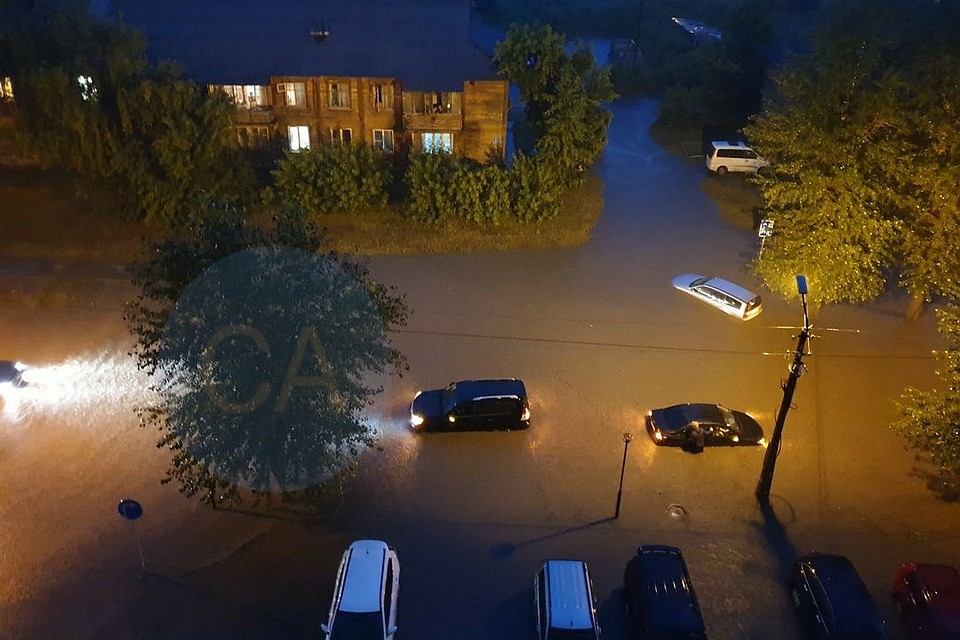 На улице Российской не дорога - река. Фото: Мария БОГАЕВА.