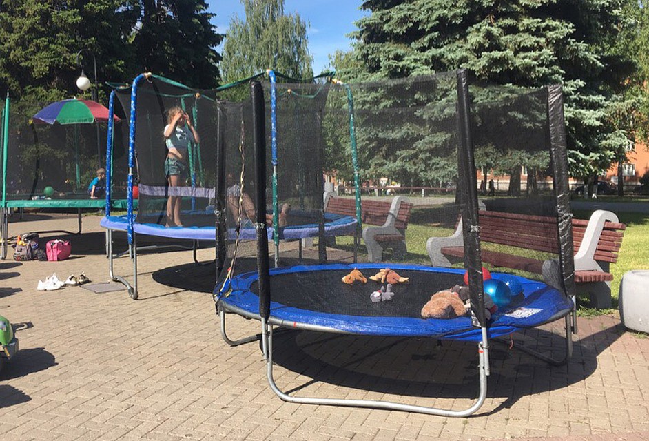БАТУТ В СКВЕРЕ ОКОЛО ВЕЧНОГО ОГНЯ Фото: Анна Баженова