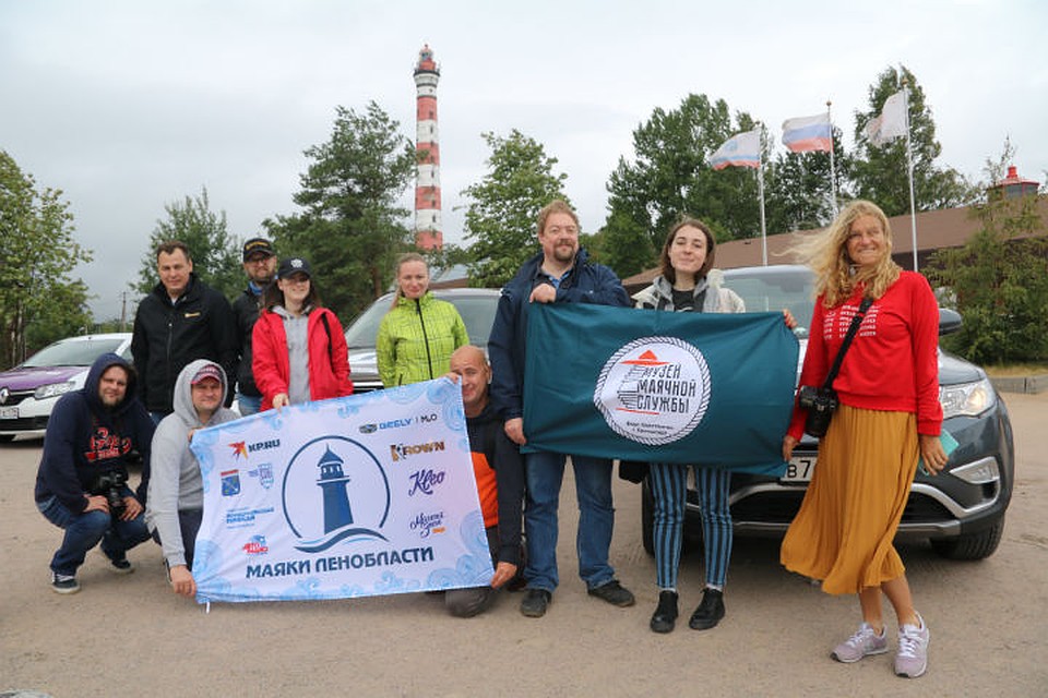 Десант проекта у Осиновецкого маяка. Фото: Илья КРУШЕВСКИЙ