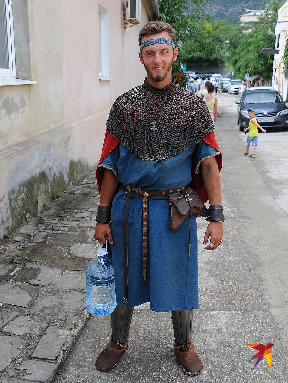 Даже рыцари хотят пить! Фото: Сергей ПОНОМАРЕВ