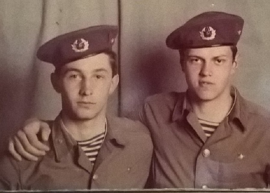 Девиз десантников "Никто кроме нас"