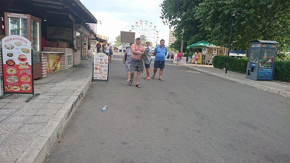 Типичная картина Солнечного, все по-домашнему Фото: Сергей СЕДЛЕЦКИЙ