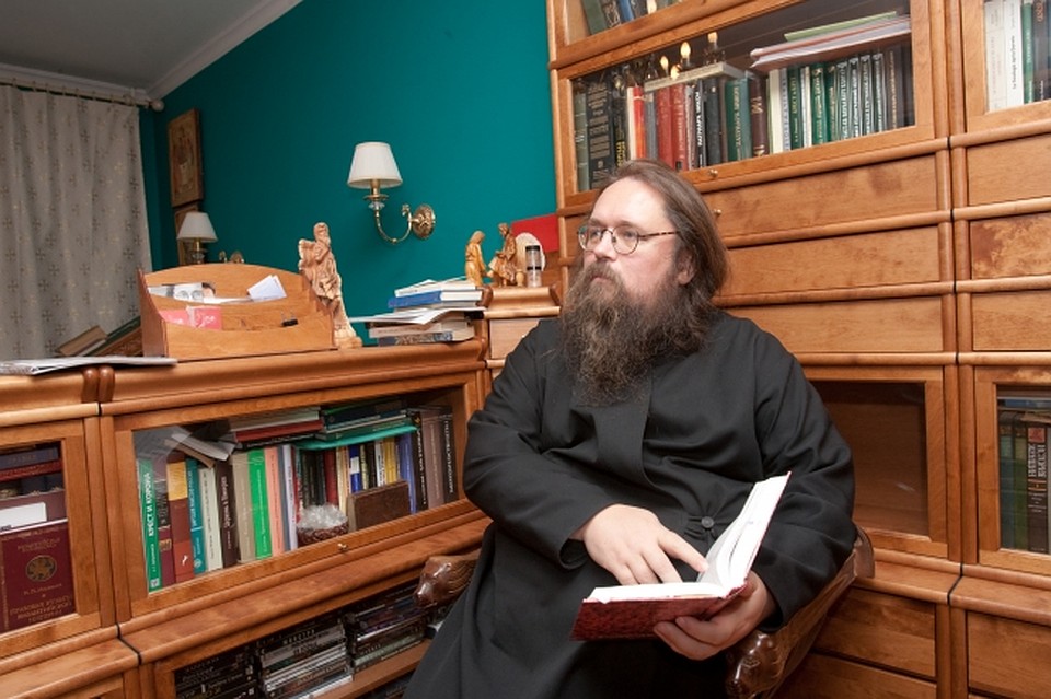 Андрей Кураев считает, что священник допустил ошибки во время крещения Фото: Михаил ФРОЛОВ