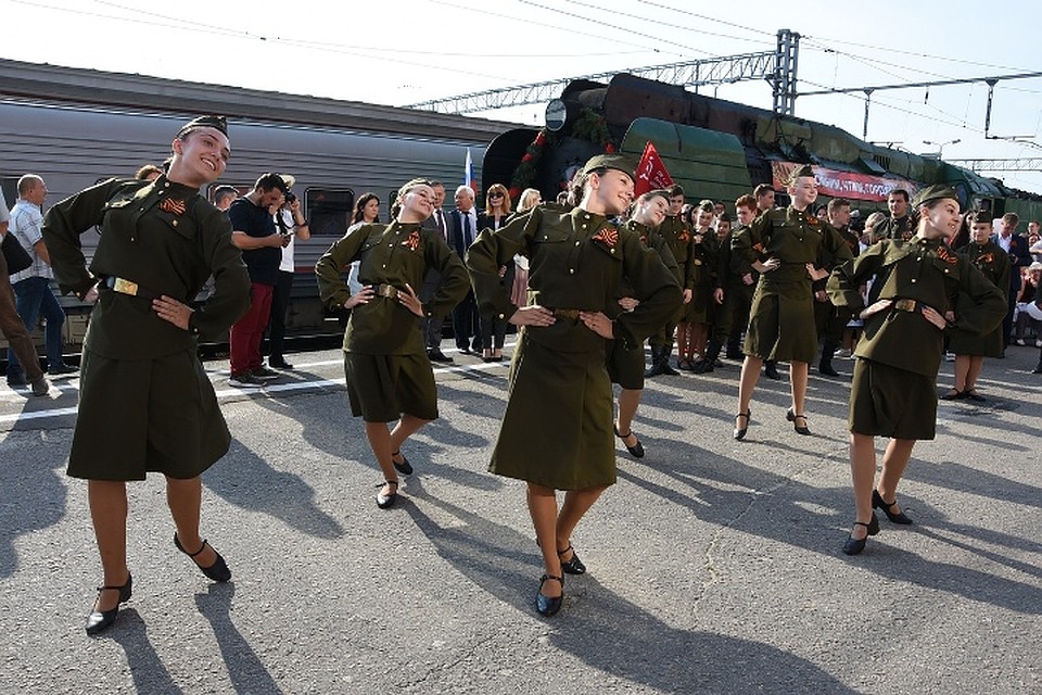 В поезде едут 150 человек - ветераны, волонтеры и молодые железнодорожники