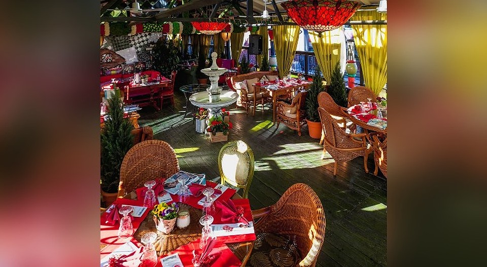 А так выглядел ресторан внутри еще несколько часов назад. Фото: www.instagram.com/puppenhaus.resto/