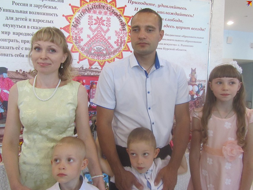 Александр и Светлана не ожидали, что у них родится двойня, но они этому очень рады Фото: Светлана ВОЛКОВА