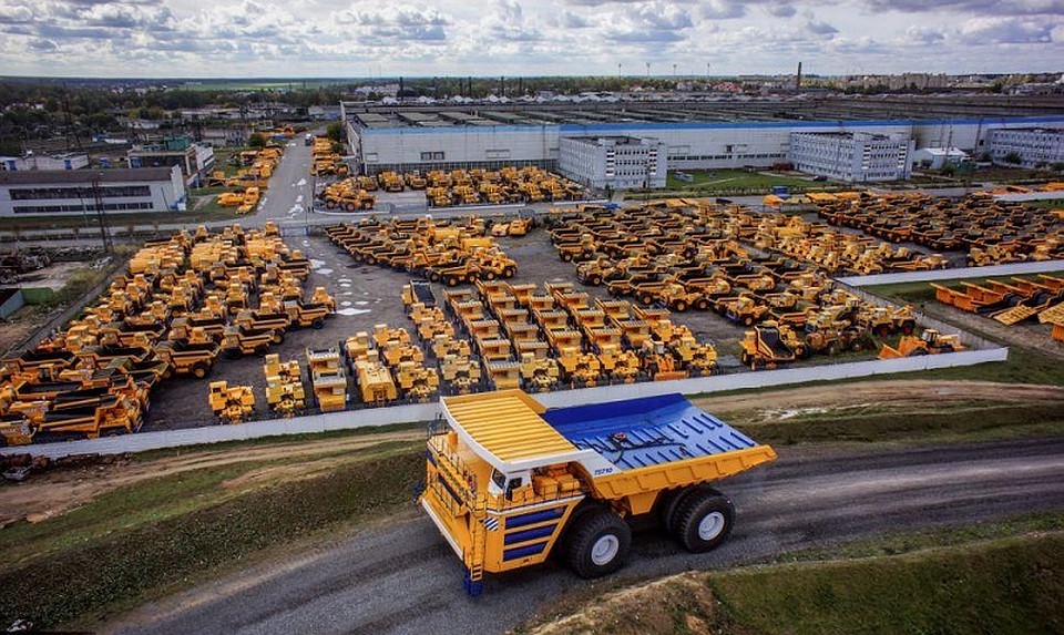 Завод БелАЗ. Фото: Nash-Transport.com.