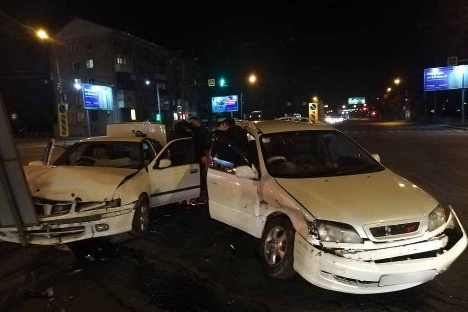 В аварии обошлось без пострадавших. Фото: Новосибирская служба эвакуации «АСТ-54»