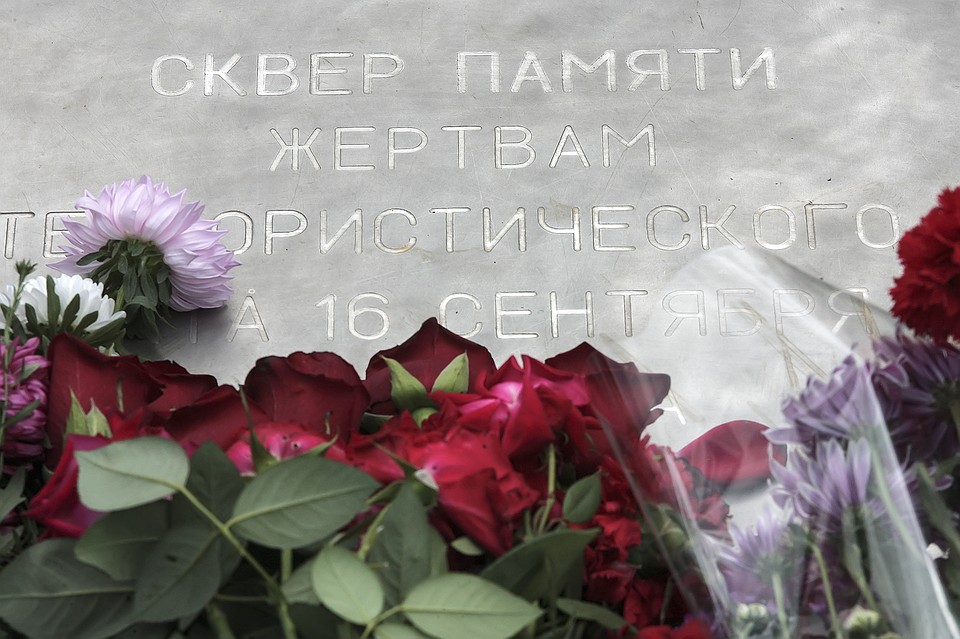 Каждый год в этот день в Волгодонске поминают жертв страшного теракта. Фото: Павел Сапрыкин/пресс-служба губернатора РО.