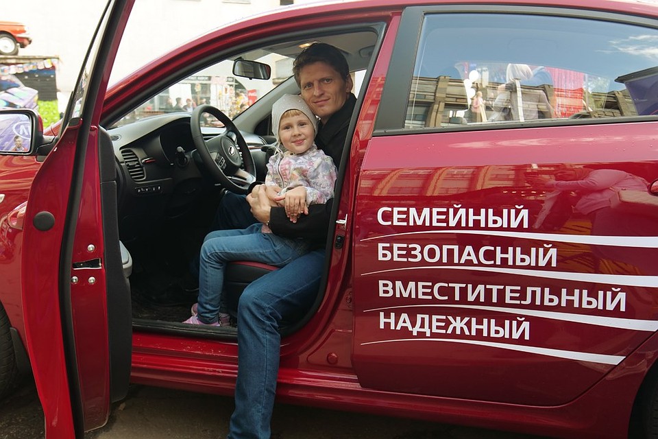 На "стоянке" KIA рассказывали, как обеспечить безопасность ребенку в авто и как родителям вести себя за рулем.