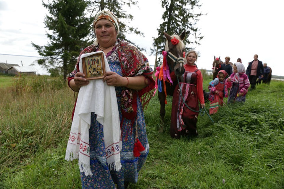 Один из самых живописных местных праздников - Освящение лошадей Фрола и Лавра Фото: Наталия Бешкарева.