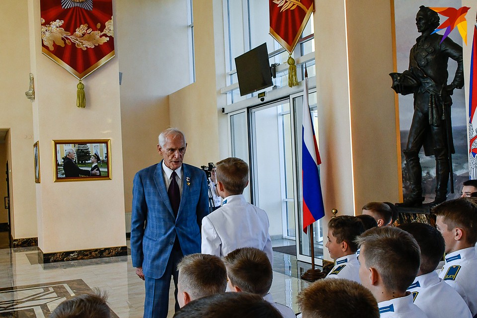 Василий Лановой встретился с воспитанниками училища Фото: Кирилл ВЕРШИНИН