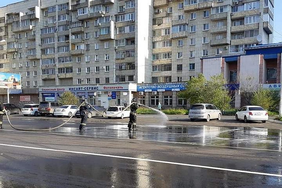 Работа по очистке дорожного полотна идет в круглосуточном режиме Фото: Социальные сети