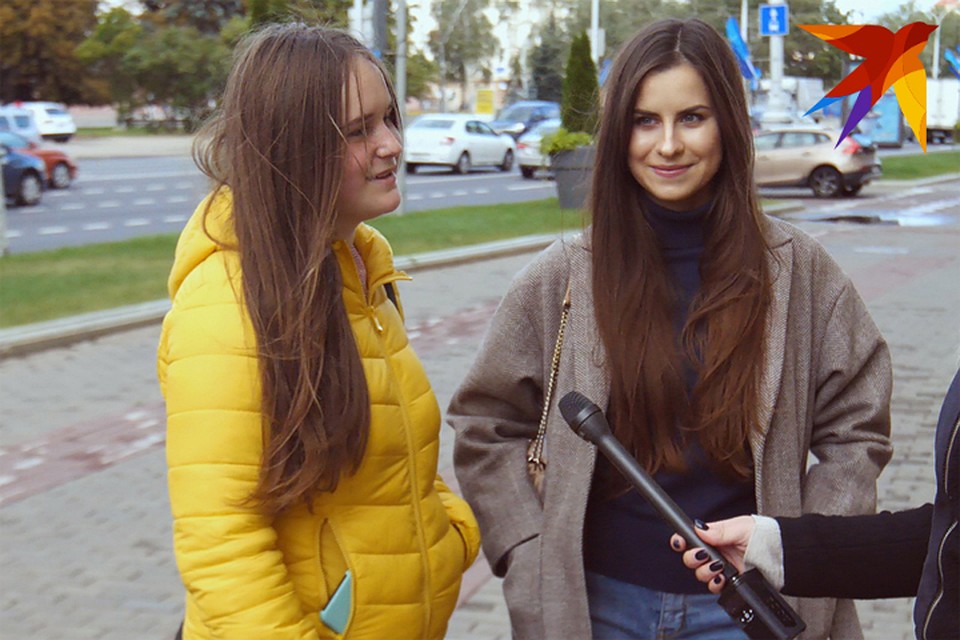 Таня и Даша: "Иногда ходим в кафе, чтобы дома не готовить". Фото: Микита НЕДАВЕРКОВ