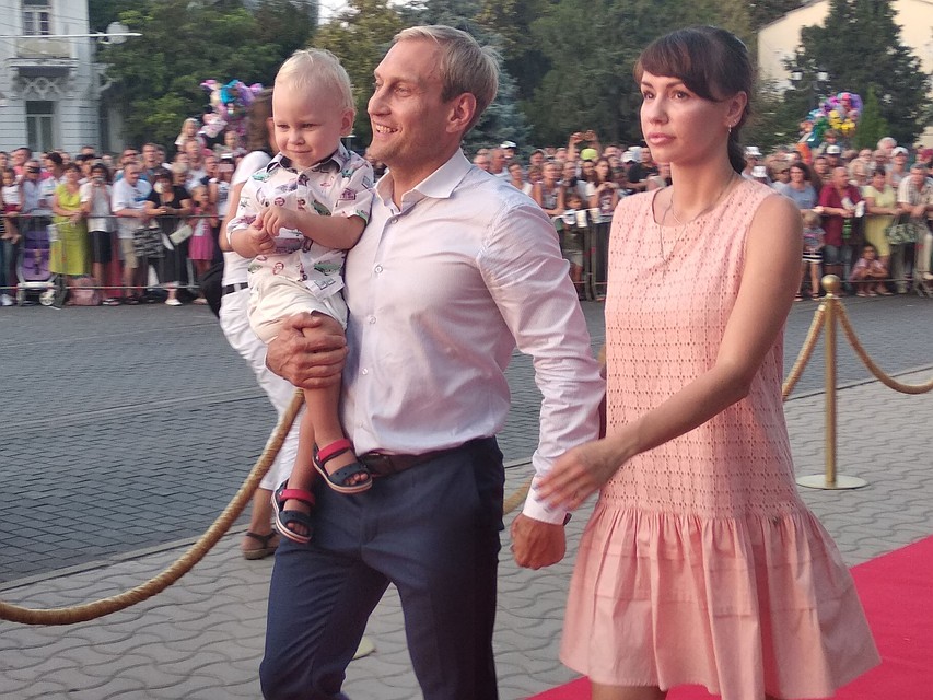 Филонов с супругой на фестивале "Солнечный Остров - 2018" Фото: Галина КОВАЛЕНКО