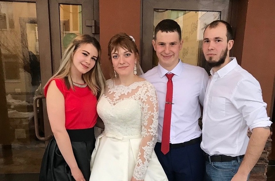 Кирилл Голубев с супругой на свадьбе у Юрия Граблина