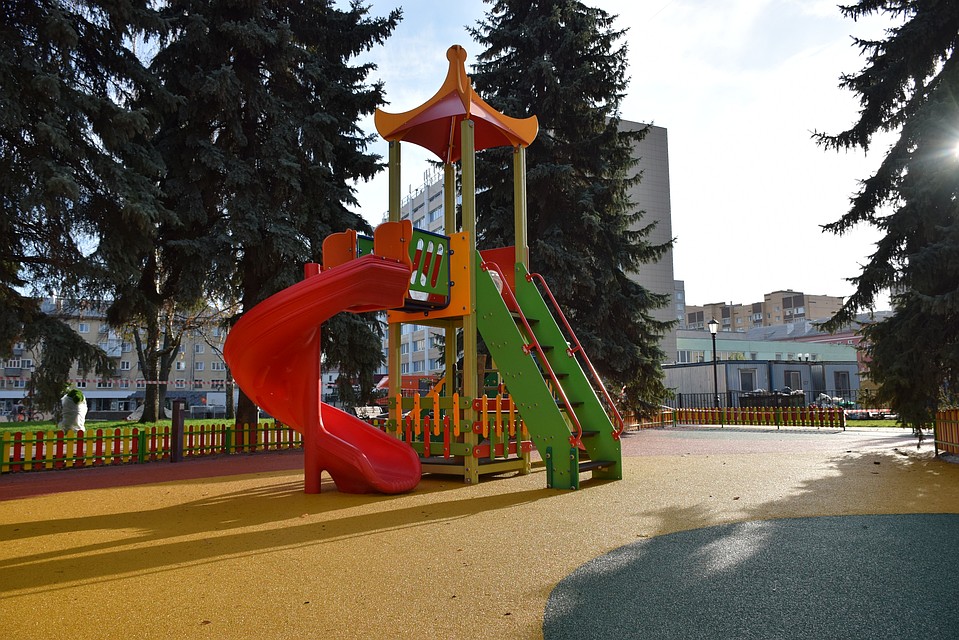 В одной из частей сквера разместили детскую площадку Фото: Пресс-служба администрации города Тамбова