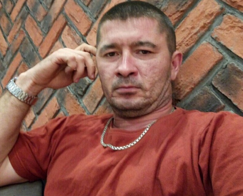 После убийства Марат вернулся в родной Копейск и продолжил таксовать. Фото: СОЦСЕТИ