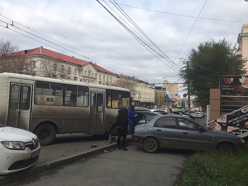 На место вызвали ГИБДД Фото: Валентина ВАГАНОВА