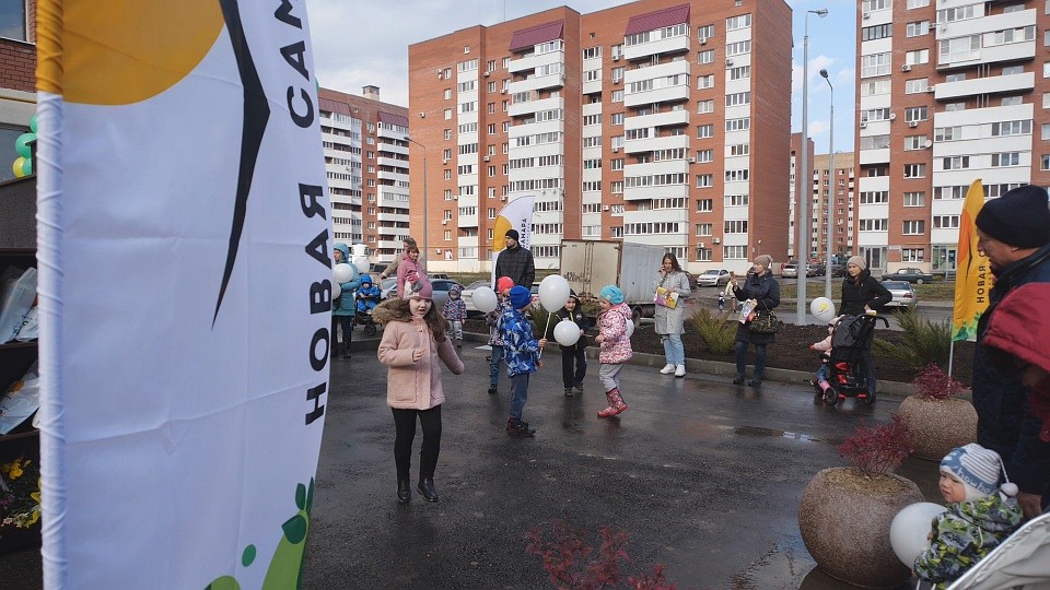 Открытие уличной библиотеки стало праздником!