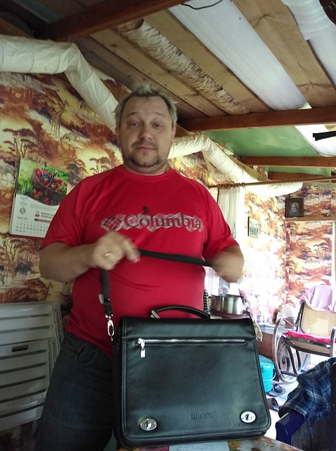 Максим Тихонов, предприимчивый домостроитель. Своих клиентов он в основном кормит завтраками. Фото: Алексей ОВЧИННИКОВ