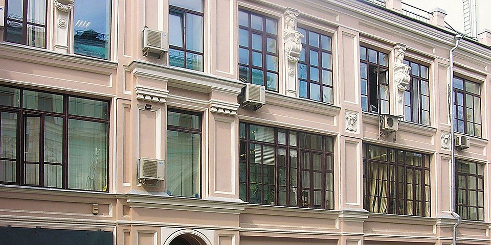 Здание построили в 1901 году по проекту архитектора Митрофана Арсеньева