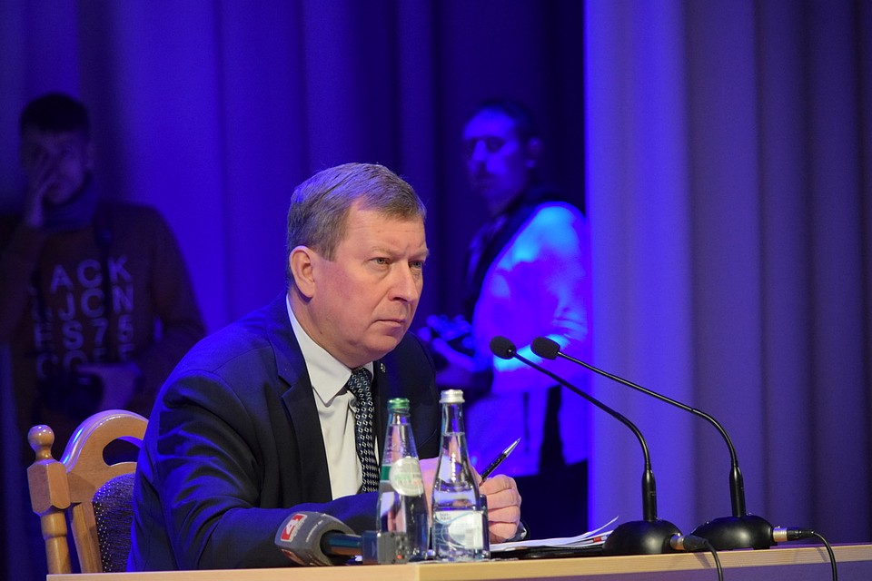 Вопросы, на которые Александр Рогачук не успел ответить, обещал рассмотреть позже. Фото: Юрий МАКАРЧУК, «Брестский вестник»