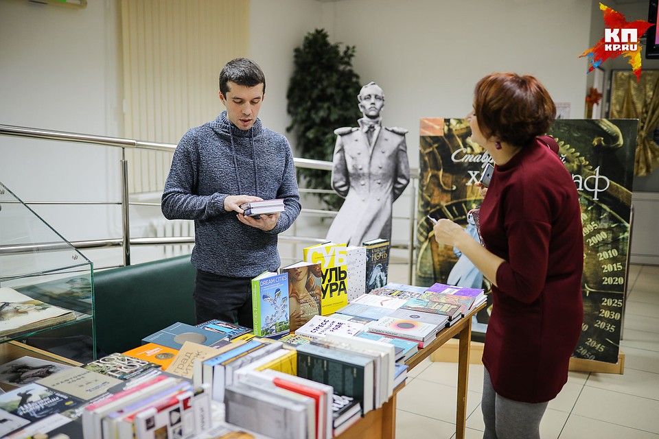 в Ночь искусств открыла свои двери библиотека им. М. Ю. Лермонтова Фото: Дмитрий АХМАДУЛЛИН