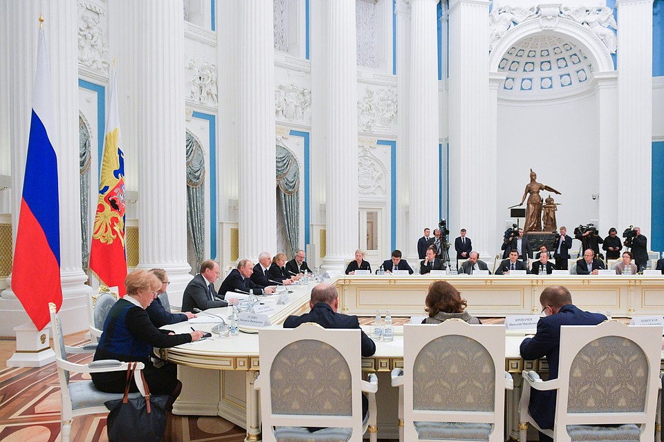 Участники заседания Совета при президенте РФ по русскому языку в Кремле. Фото Алексей Дружинин/пресс-служба президента РФ/ТАСС