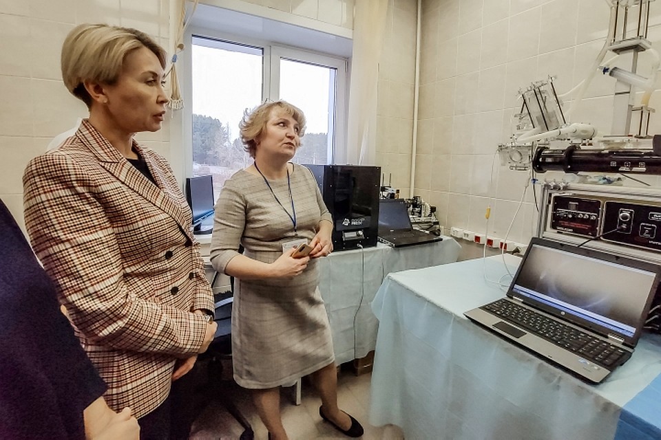 Сотрудники НИИ комплексных проблем сердечно-сосудистых заболеваний обсудили с представителями научно-образовательного центра Кузбасс текущие проекты. Фото: Фаяз Алекберов
