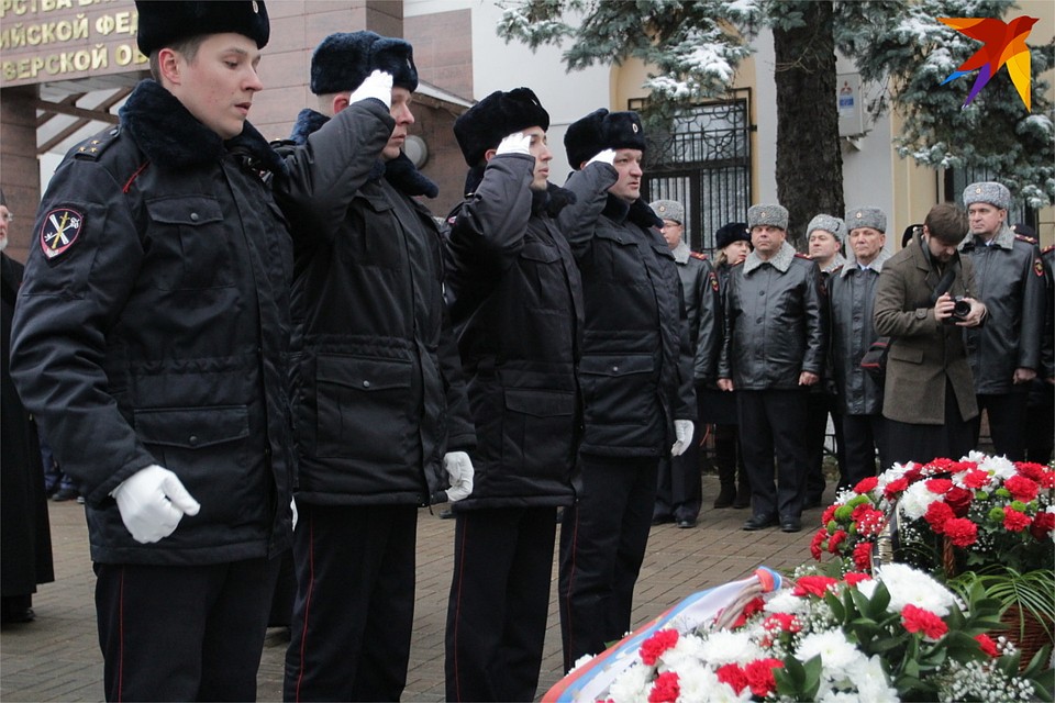 Тверь почтила память погибших сотрудников органов внутренних дел. Фото: Виктория ТУШКОВА
