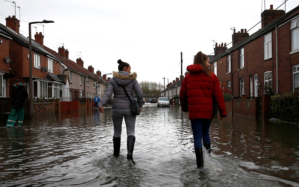 Из-за роста уровня мирового океана Британия может уйти под воду. Фото: REUTERS