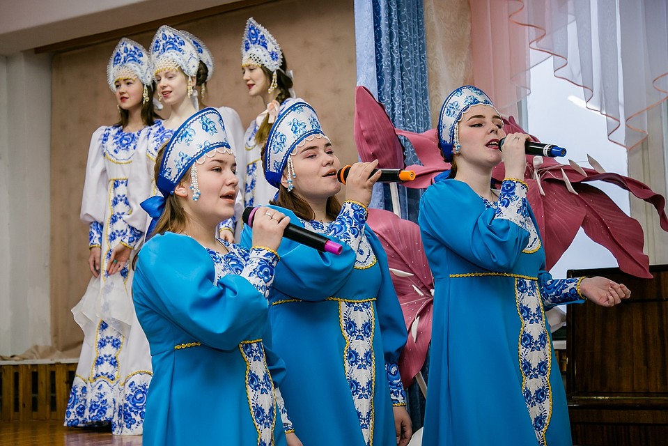Праздник украсили выступления творческих коллективов Усть-Усы и Новикбожа.
