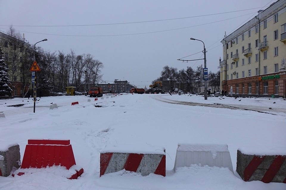 Некогда оживленный участок дороги сейчас в запустении. Фото: Галина ШЕЛГАЧЕВА