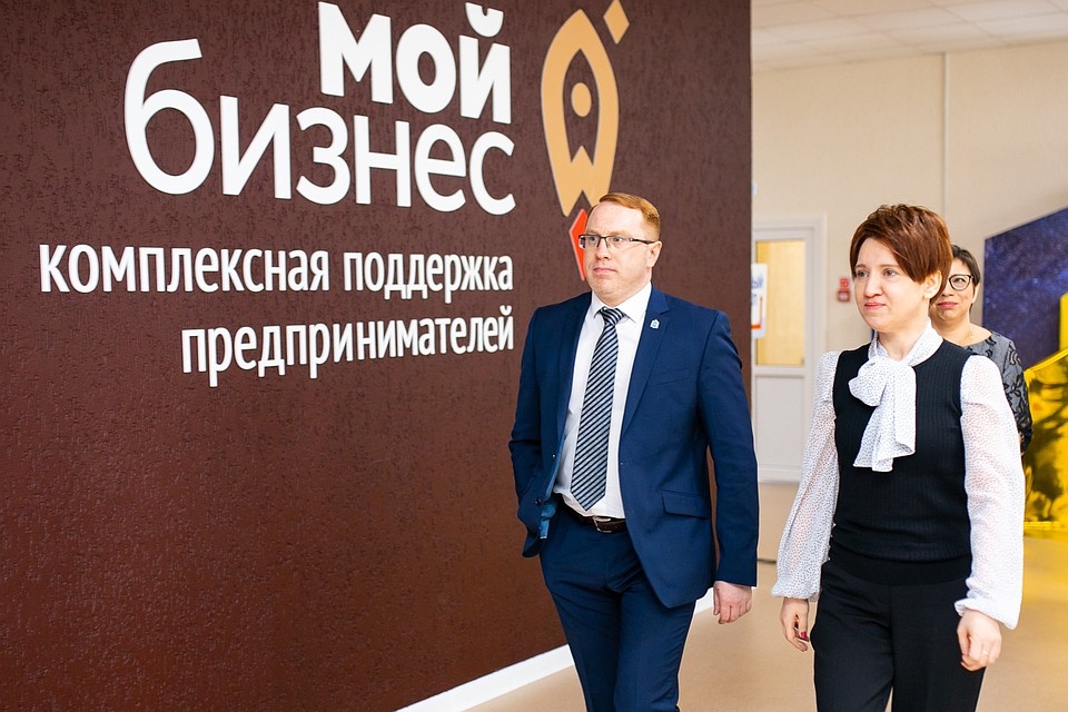 Заместитель губернатора ЯНАО Александр Калинин на открытии офиса «Мой бизнес» в Ноябрьске. Фото: Центр "Мой Бизнес" ЯНАО