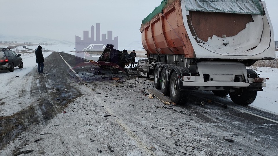 Одного из водителей увезли в больницу. Фото: ЧП - Красноярск.