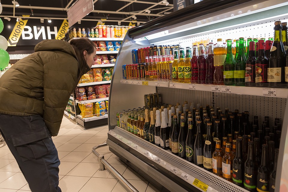 Полный запрет на продажу спиртного будет действовать 3 января, частичный - 4, 5 и 6-го Фото: Олег ЗОЛОТО