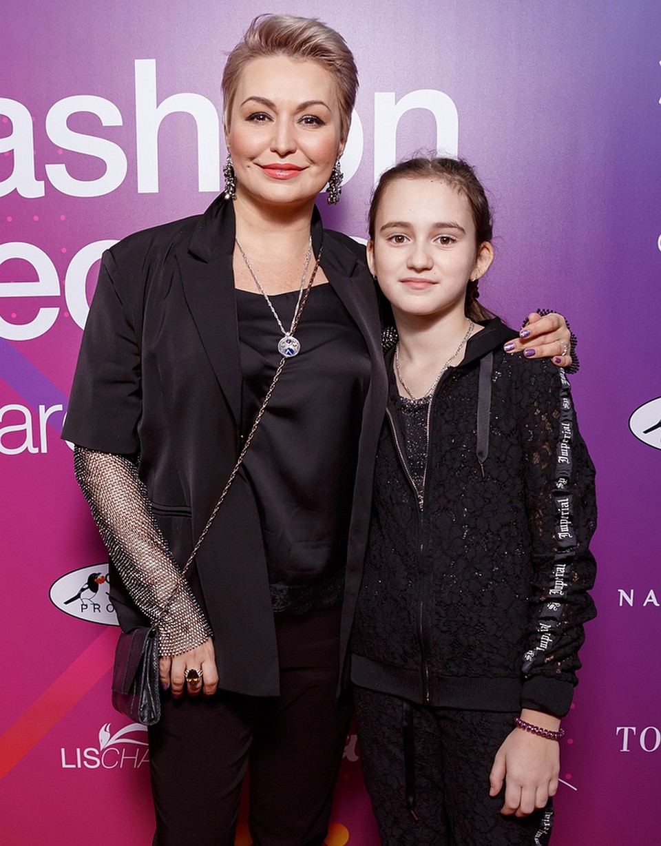 Катя Лель с дочкой Эмилией. Фото: пресс-служба Fashion People Awards Kids 2019