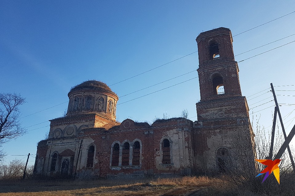 Храм Троицы Живоначальной. Тоже заброшен. Рядом построили новый.